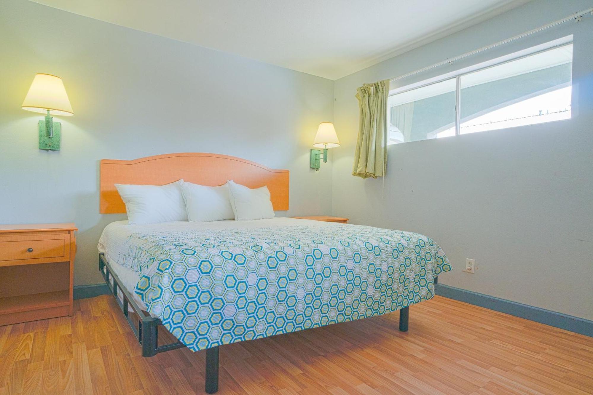 Oyo Hotel Midland Extérieur photo
