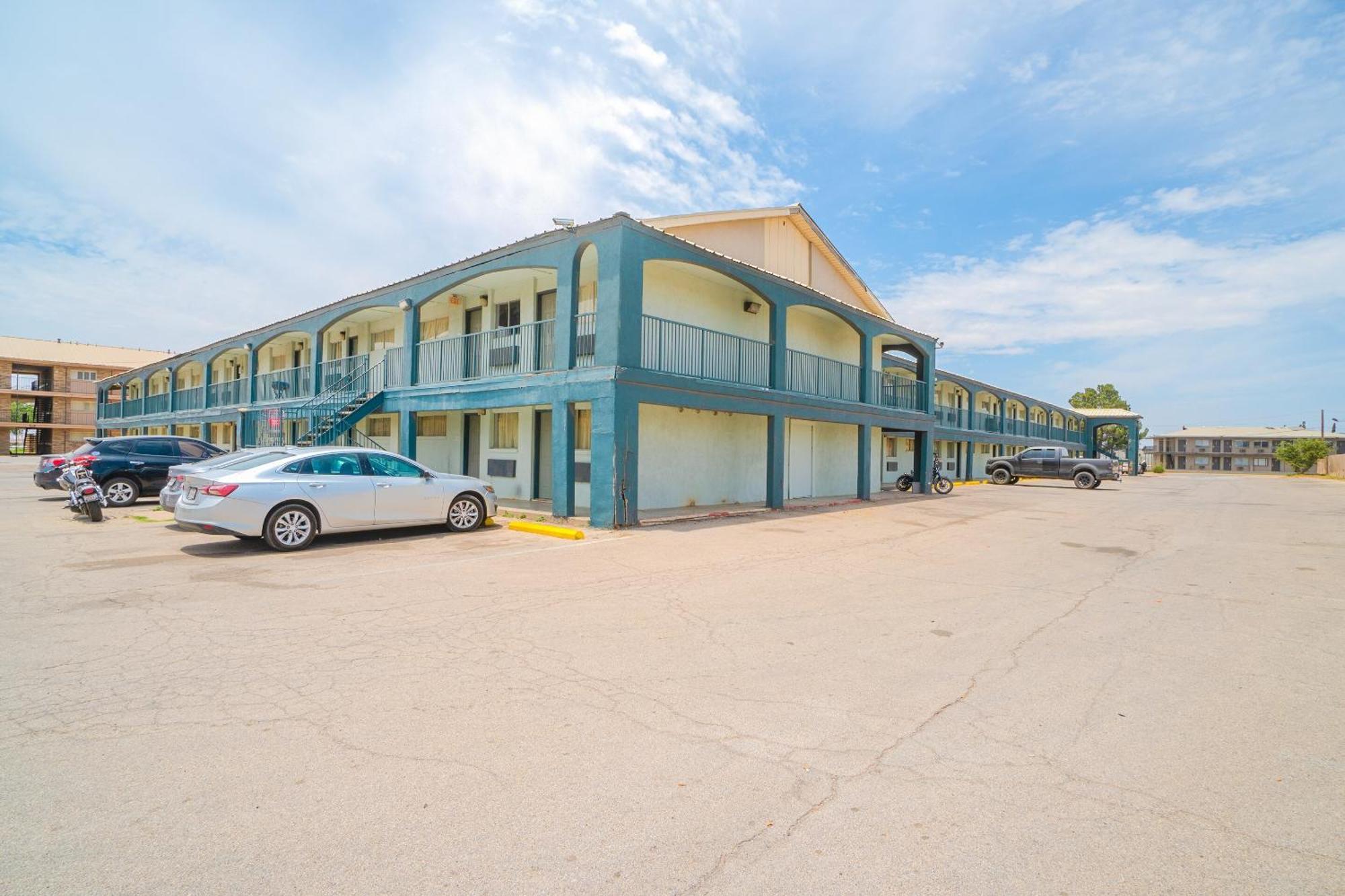 Oyo Hotel Midland Extérieur photo