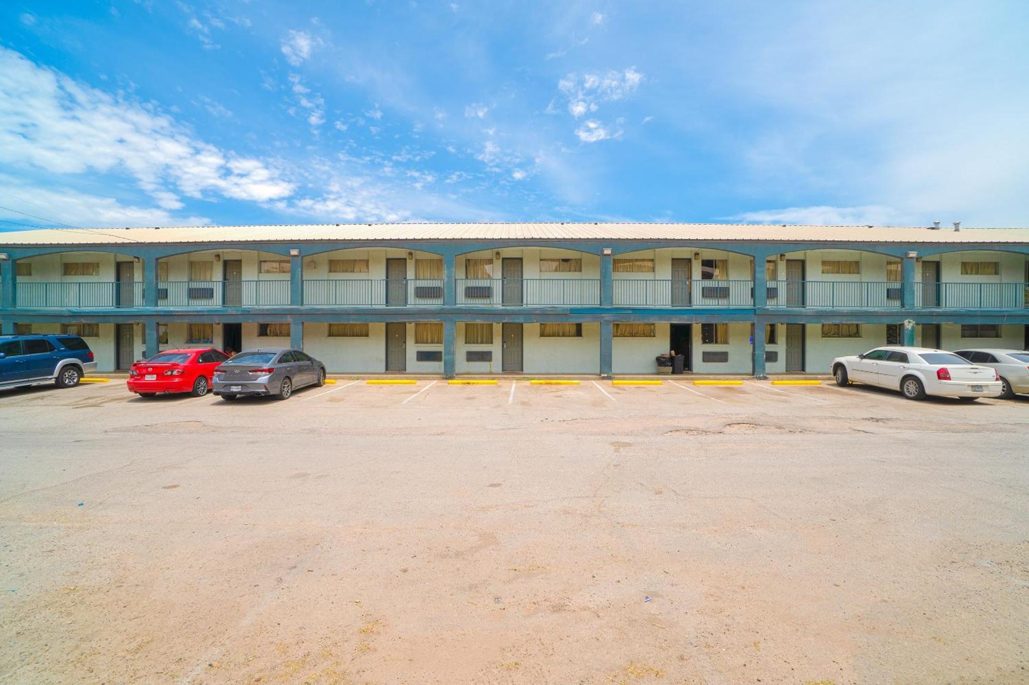 Oyo Hotel Midland Extérieur photo