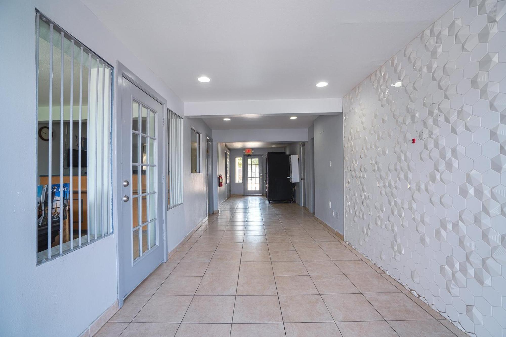 Oyo Hotel Midland Extérieur photo
