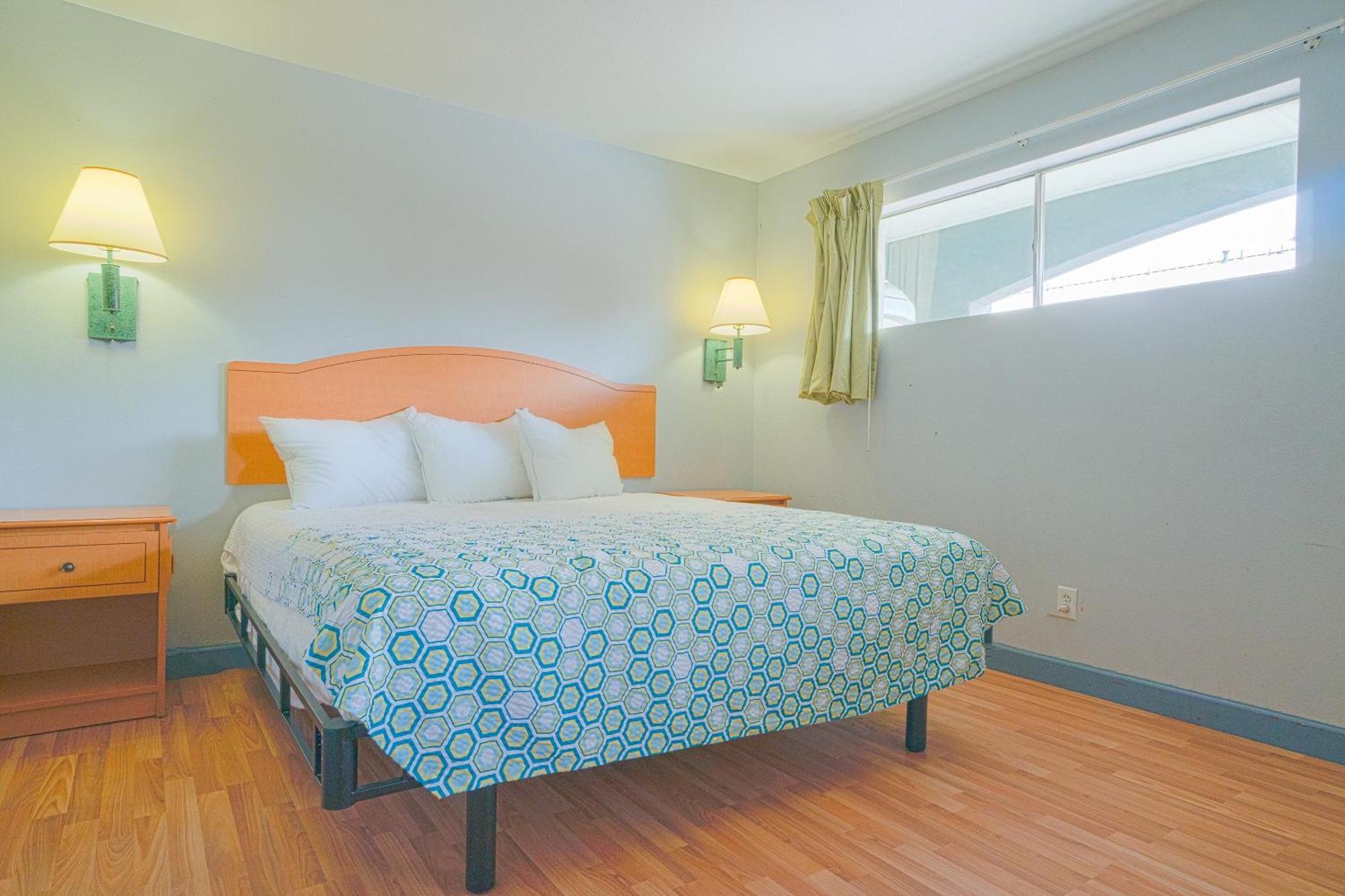Oyo Hotel Midland Extérieur photo