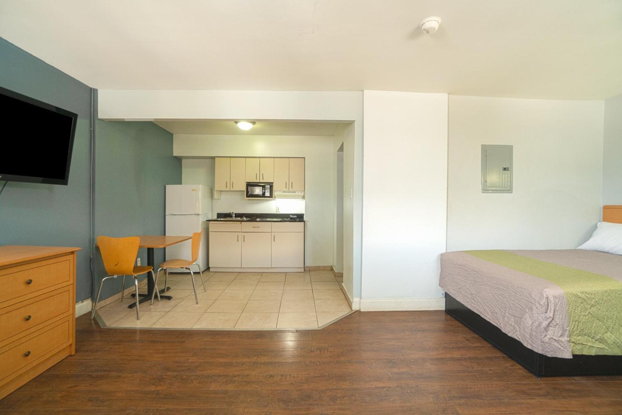 Oyo Hotel Midland Extérieur photo