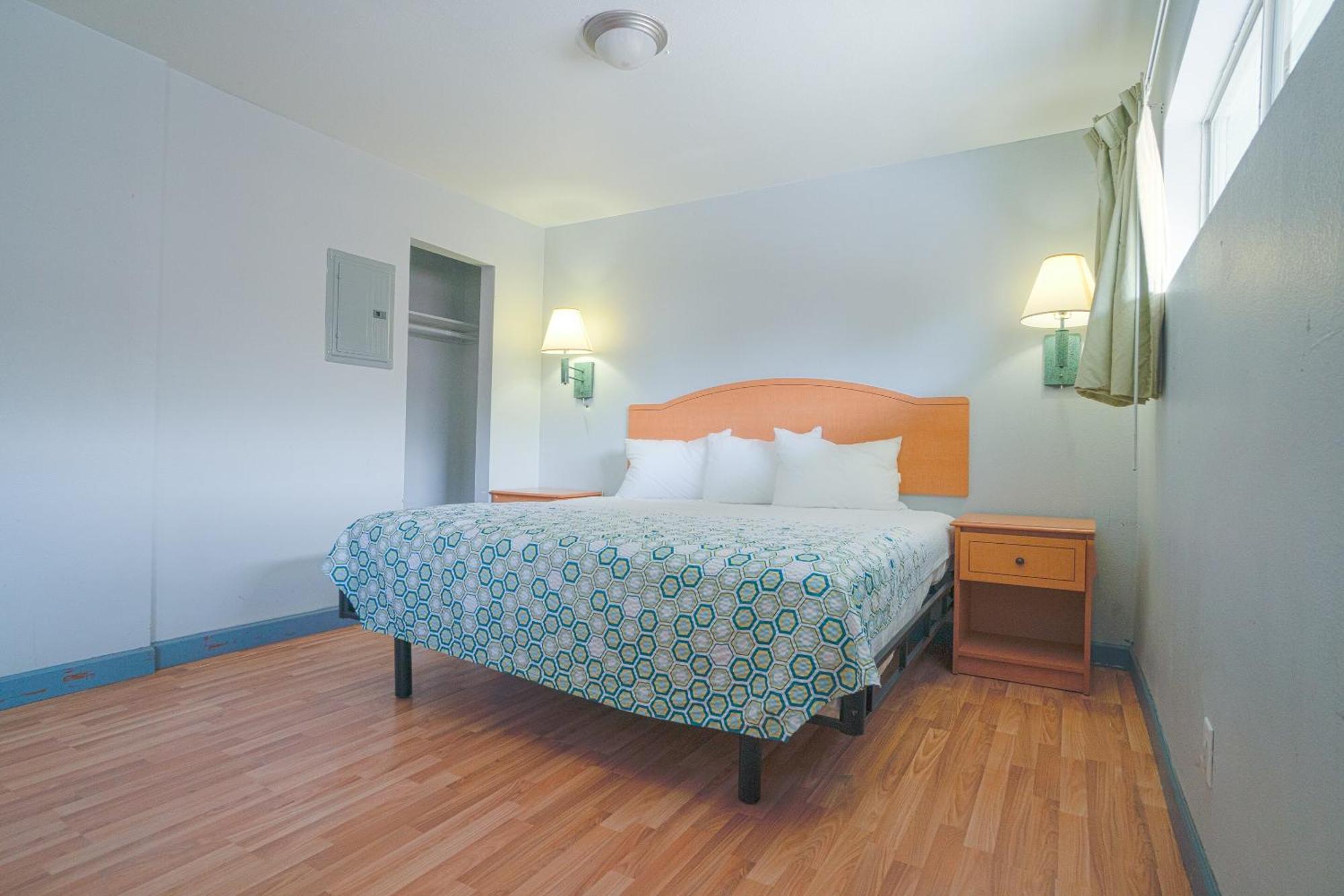 Oyo Hotel Midland Extérieur photo