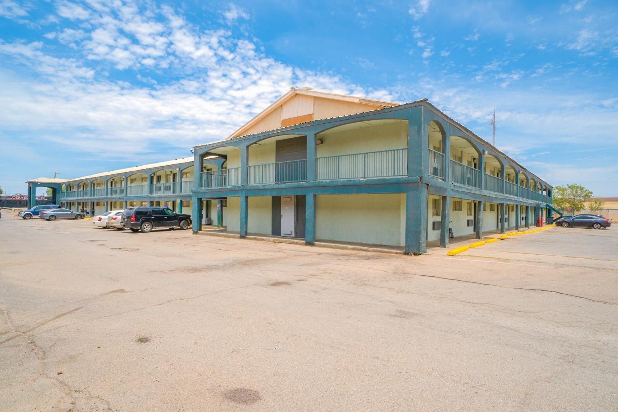 Oyo Hotel Midland Extérieur photo
